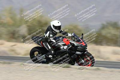 media/Dec-01-2025-Moto Forza (Mon) [[2daa91e15f]]/3-Beginner Group/Session 2 (Turn 7 Inside Pans)/